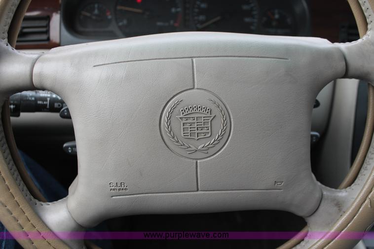 image for item O9388 1997 Cadillac Seville SLS