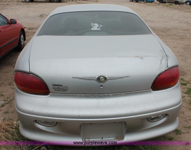 image for item O9389 2003 Chrysler Concrde Lxi