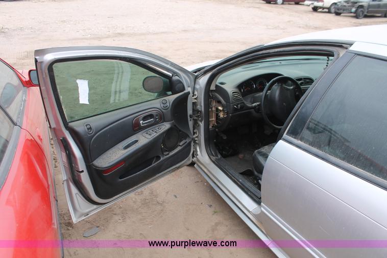 image for item O9389 2003 Chrysler Concrde Lxi