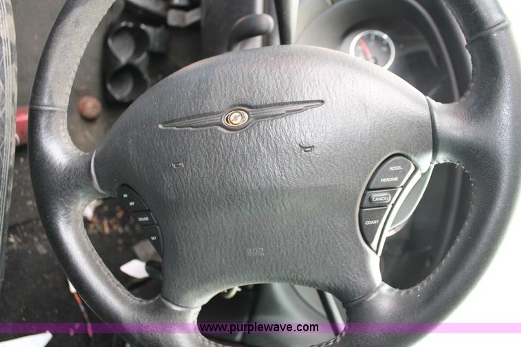 image for item O9389 2003 Chrysler Concrde Lxi