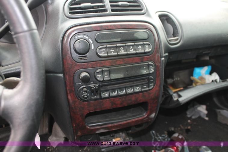 image for item O9389 2003 Chrysler Concrde Lxi