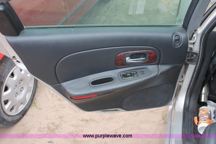 image for item O9389 2003 Chrysler Concrde Lxi