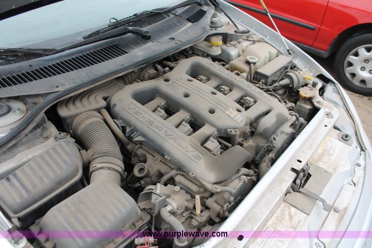 image for item O9389 2003 Chrysler Concrde Lxi