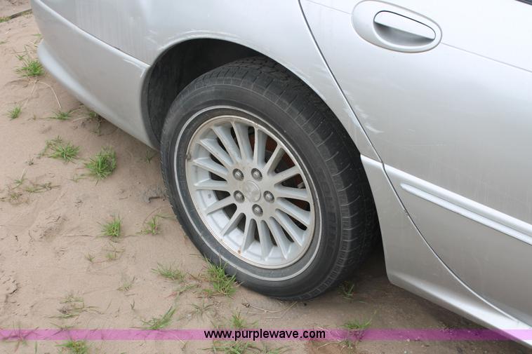 image for item O9389 2003 Chrysler Concrde Lxi