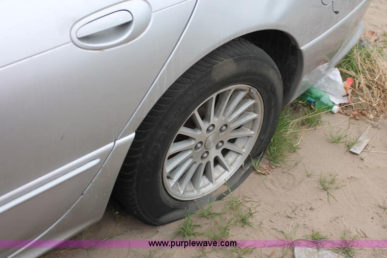 image for item O9389 2003 Chrysler Concrde Lxi