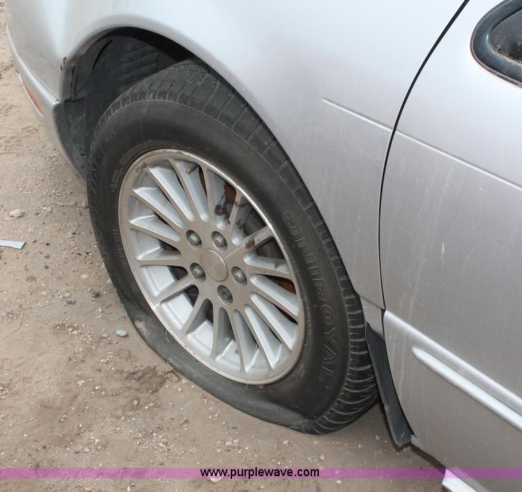 image for item O9389 2003 Chrysler Concrde Lxi