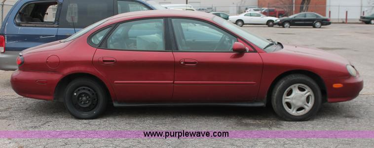 image for item O9391 1998 Ford Taurus LX