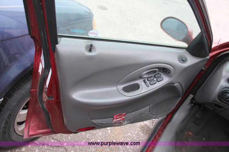 image for item O9391 1998 Ford Taurus LX