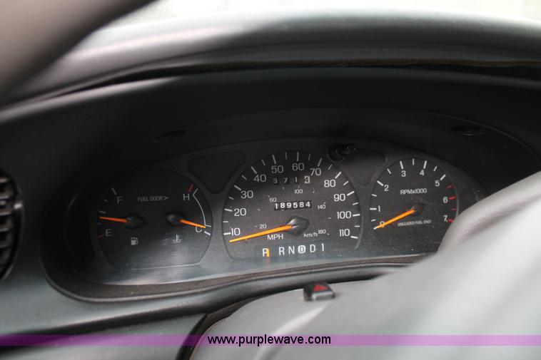image for item O9391 1998 Ford Taurus LX