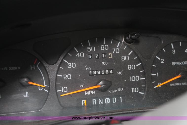 image for item O9391 1998 Ford Taurus LX