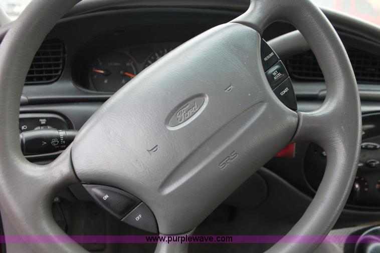 image for item O9391 1998 Ford Taurus LX
