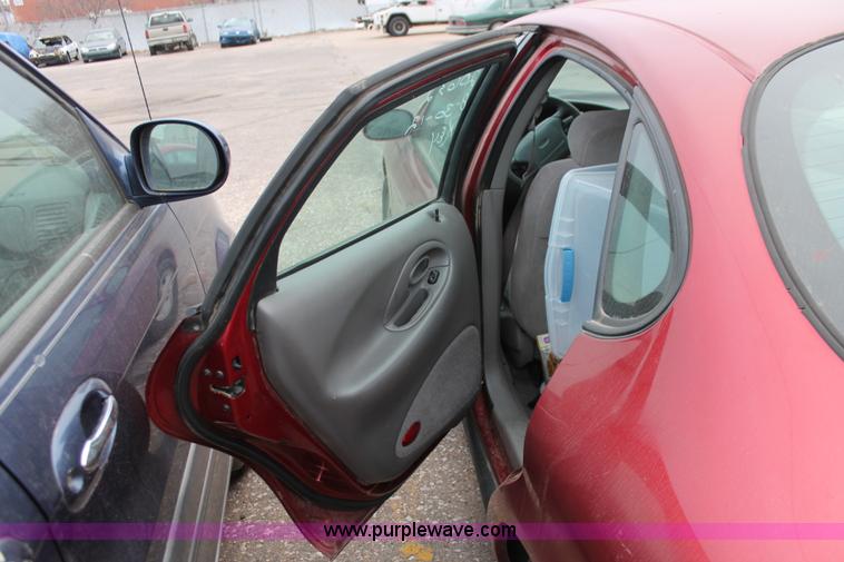 image for item O9391 1998 Ford Taurus LX