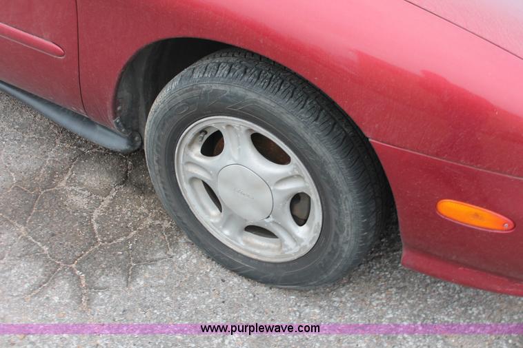 image for item O9391 1998 Ford Taurus LX
