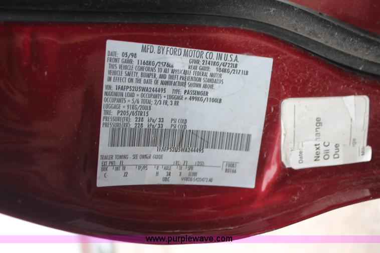 image for item O9391 1998 Ford Taurus LX