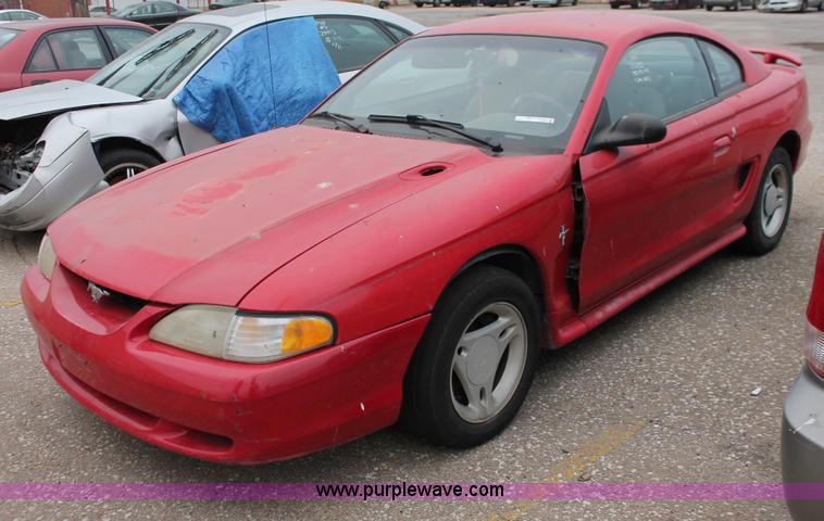 image for item O9392 1996 Ford Mustang