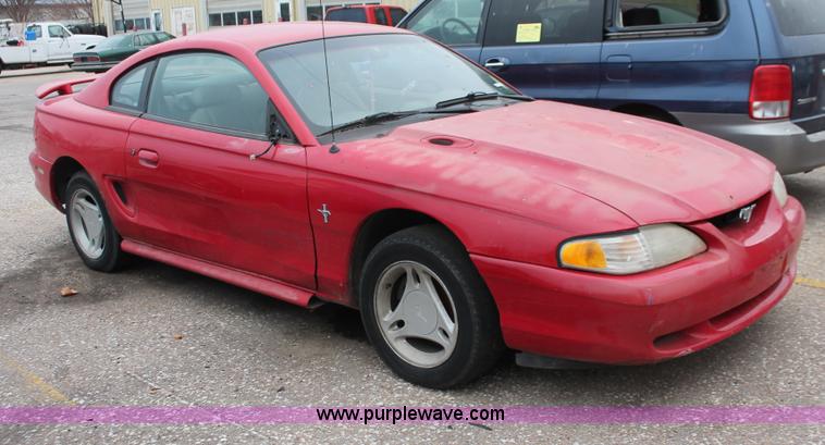 image for item O9392 1996 Ford Mustang