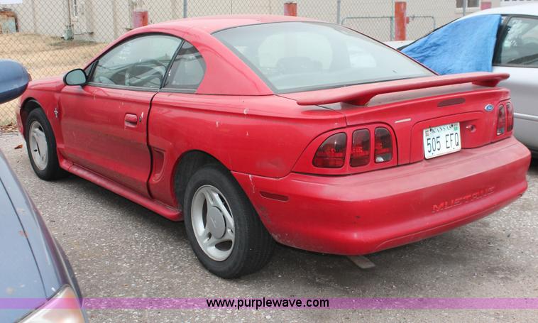 image for item O9392 1996 Ford Mustang