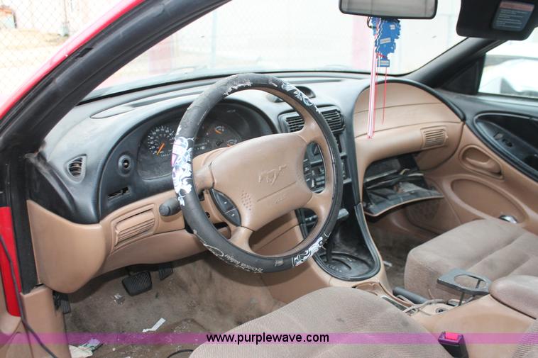 image for item O9392 1996 Ford Mustang