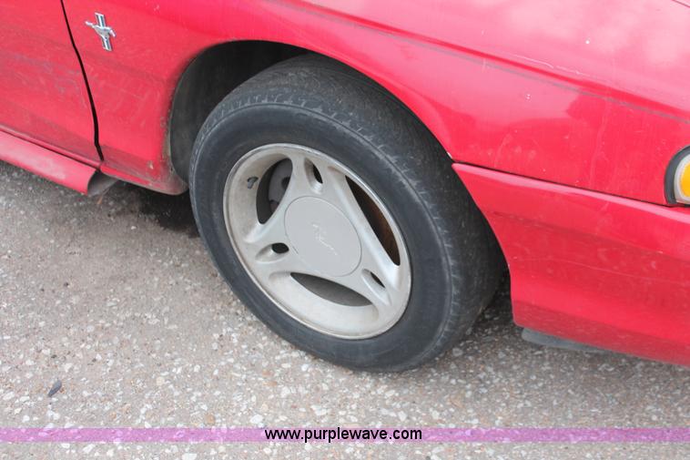 image for item O9392 1996 Ford Mustang