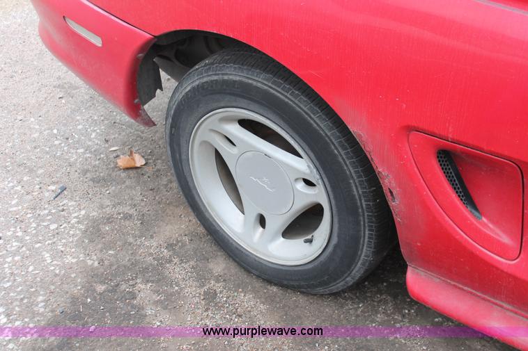 image for item O9392 1996 Ford Mustang