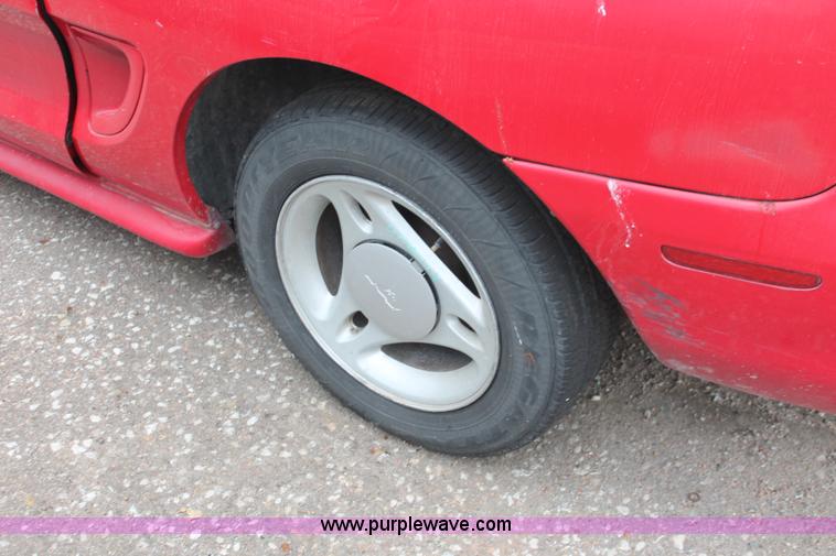 image for item O9392 1996 Ford Mustang