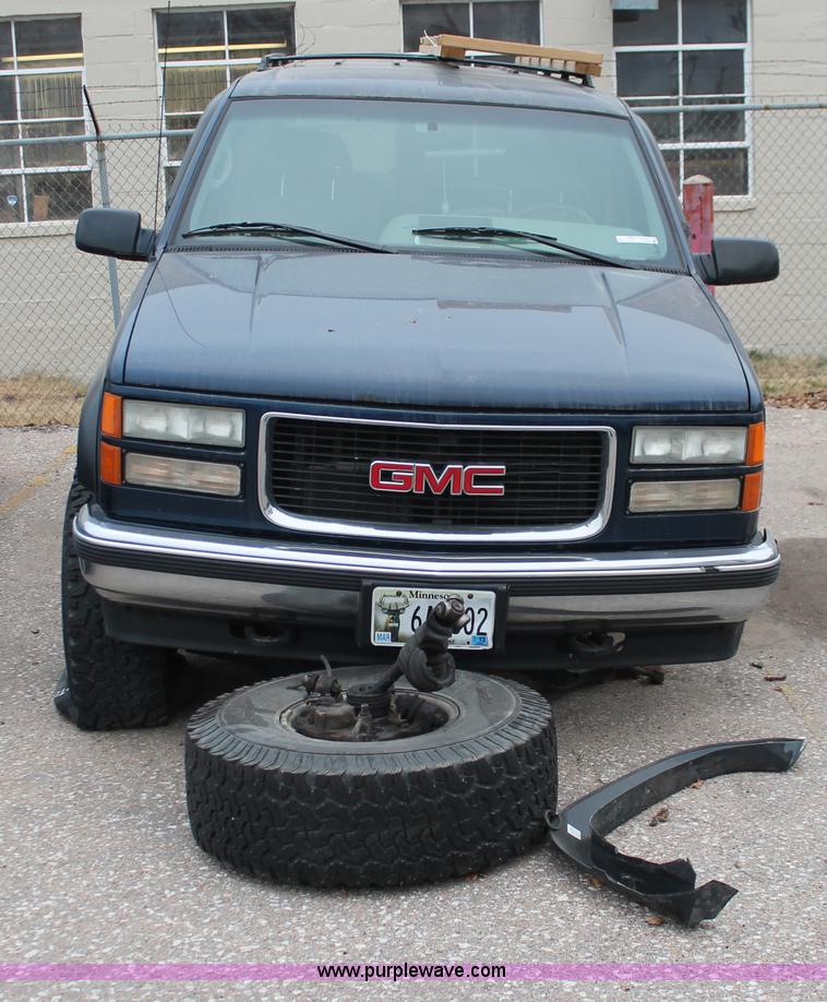 image for item O9394 1996 GMC Yukon SLE SUV