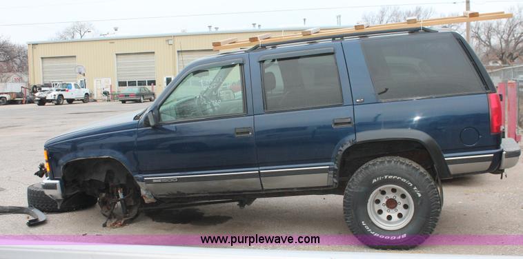 image for item O9394 1996 GMC Yukon SLE SUV