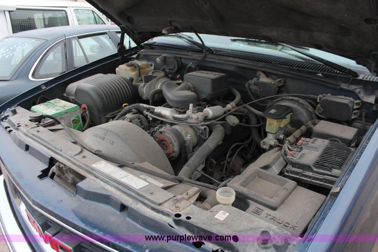 image for item O9394 1996 GMC Yukon SLE SUV