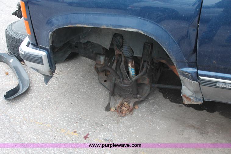 image for item O9394 1996 GMC Yukon SLE SUV