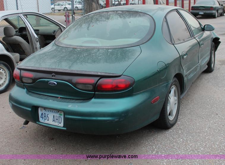 image for item O9395 1998 Ford Taurus LX