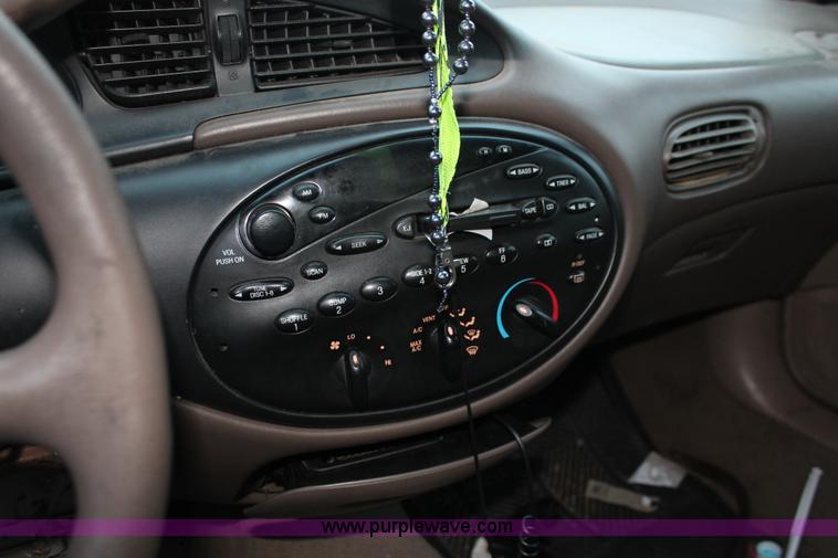 image for item O9395 1998 Ford Taurus LX