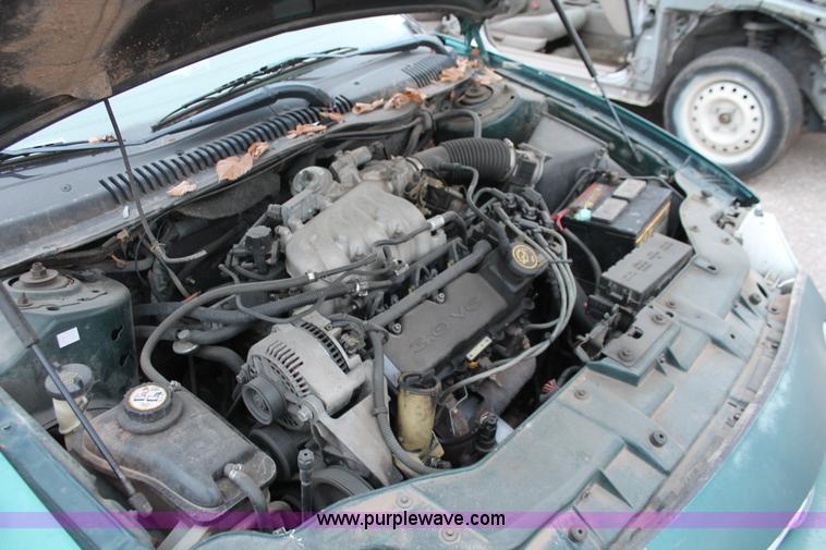 image for item O9395 1998 Ford Taurus LX