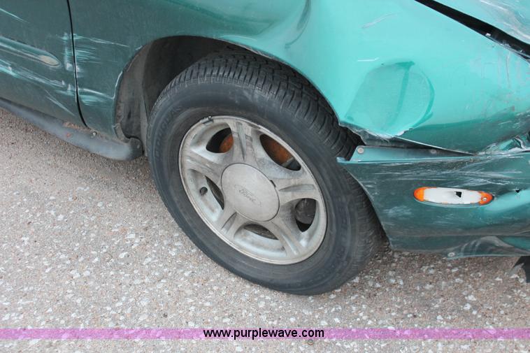 image for item O9395 1998 Ford Taurus LX