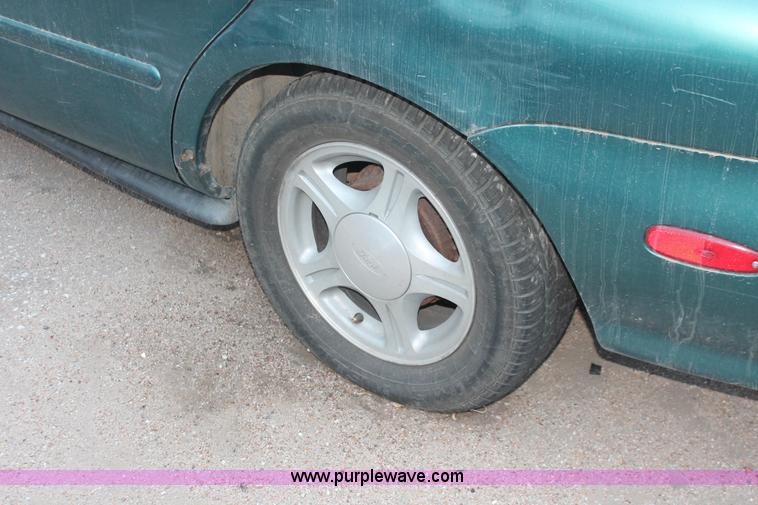 image for item O9395 1998 Ford Taurus LX