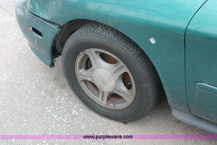 image for item O9395 1998 Ford Taurus LX