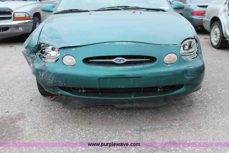 image for item O9395 1998 Ford Taurus LX