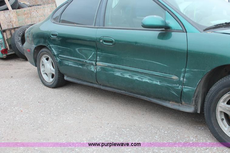 image for item O9395 1998 Ford Taurus LX