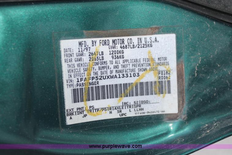 image for item O9395 1998 Ford Taurus LX