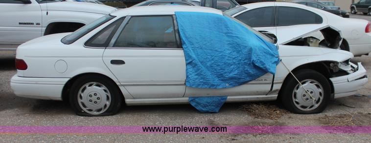 image for item O9396 1993 Ford Taurus GL