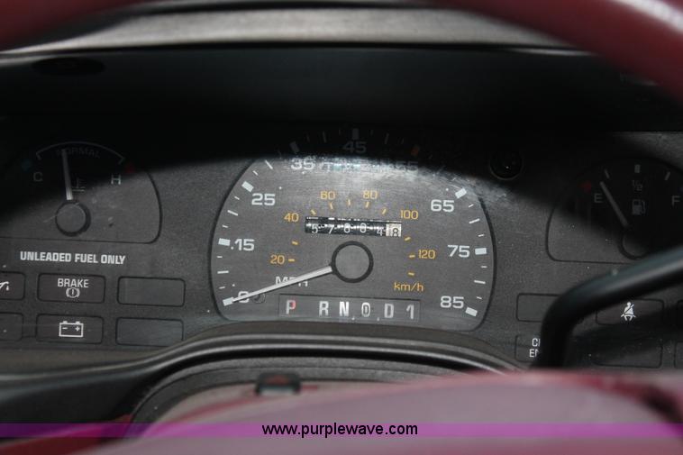 image for item O9396 1993 Ford Taurus GL