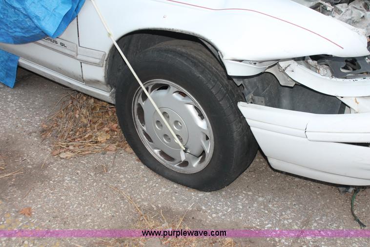 image for item O9396 1993 Ford Taurus GL