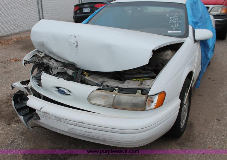 image for item O9396 1993 Ford Taurus GL