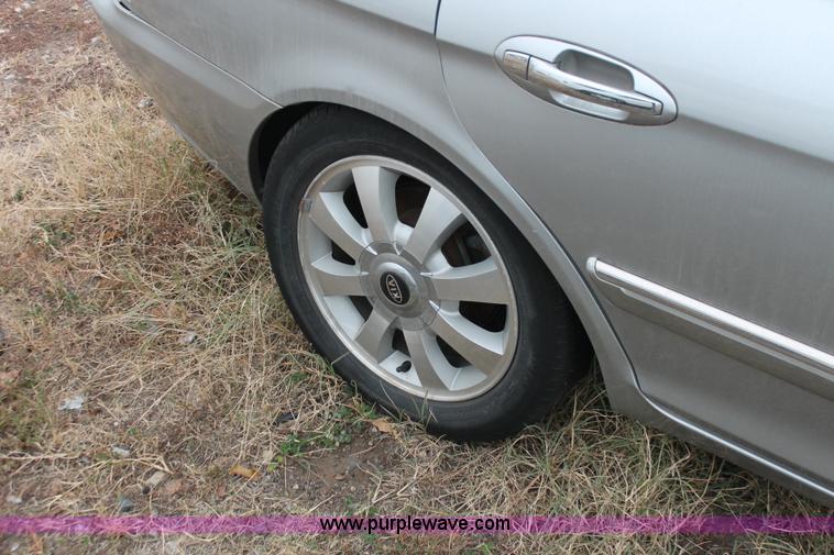 image for item O9397 2004 Kia Optima