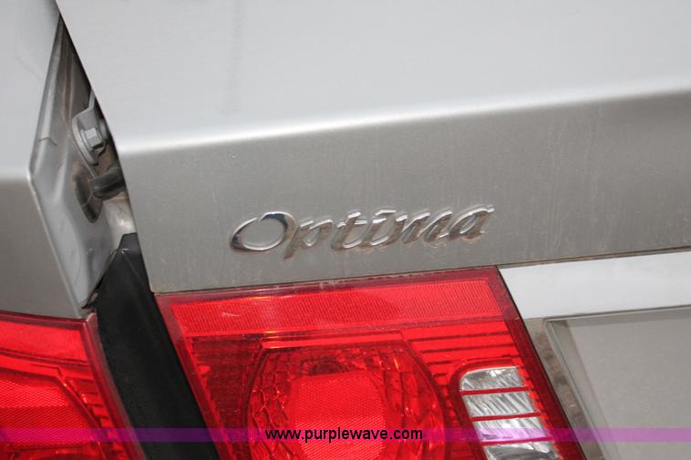 image for item O9397 2004 Kia Optima