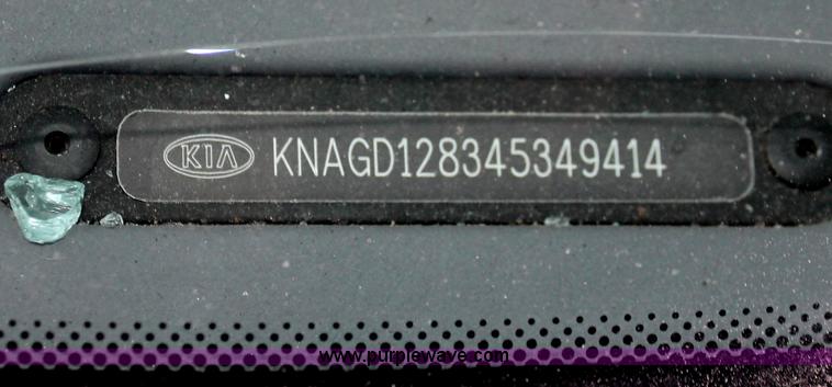 image for item O9397 2004 Kia Optima