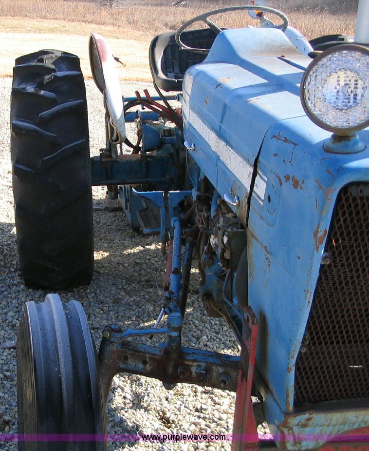 image for item B1695 1974 Ford 3000 tractor