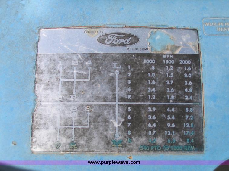 image for item B1695 1974 Ford 3000 tractor