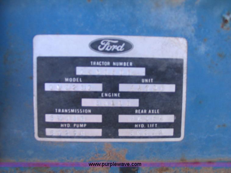 image for item B1695 1974 Ford 3000 tractor