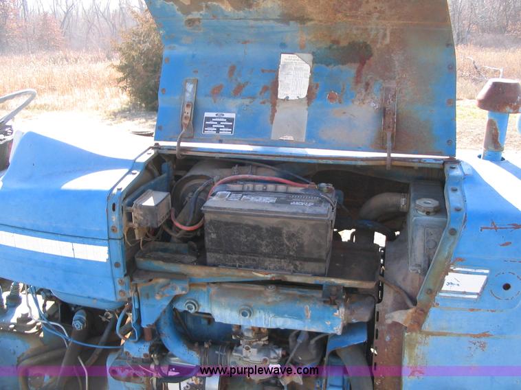 image for item B1695 1974 Ford 3000 tractor