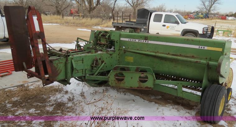 image for item B4552 John Deere 346 small square baler
